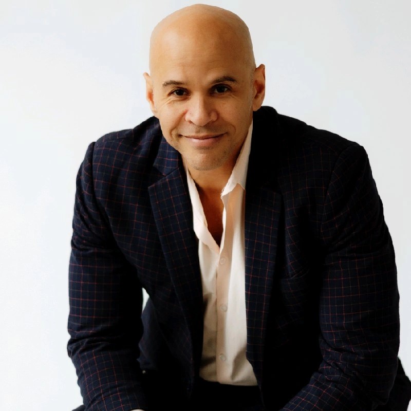 DR. STEFANO SINICROPI SELECTED AS TOP SPINE SURGEON OF THE YEAR BY IAOTP