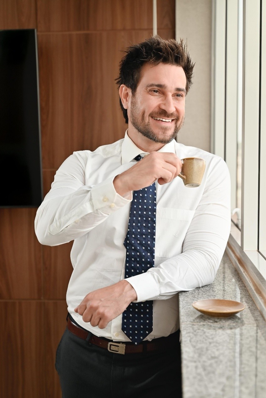 DR. LUCAS PICCININ SELECTED AS TOP ENTREPRENEUR OF THE YEAR BY IAOTP