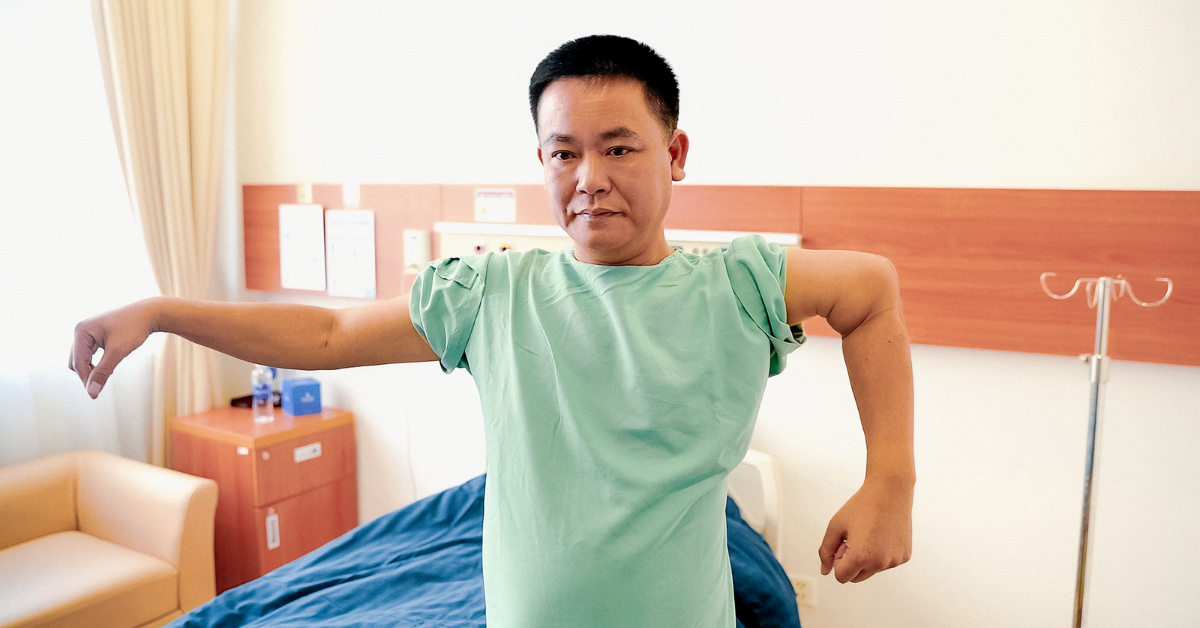 Vietnam’s Vinmec Performs Rare Total Elbow Megaprosthesis, Restoring Arm Function After 27 Years